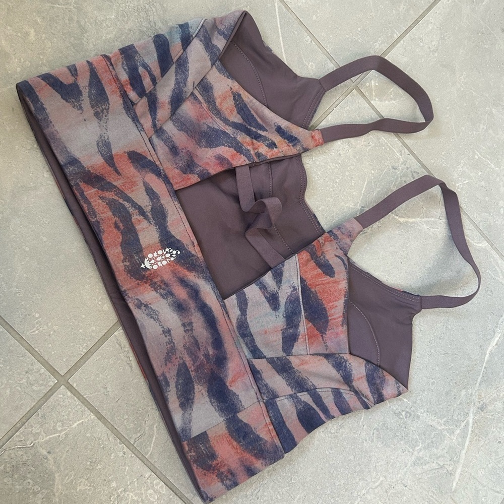 NWT Free People Beat The Heat Reversible Printed Sports Bra - Picture 5 of 9